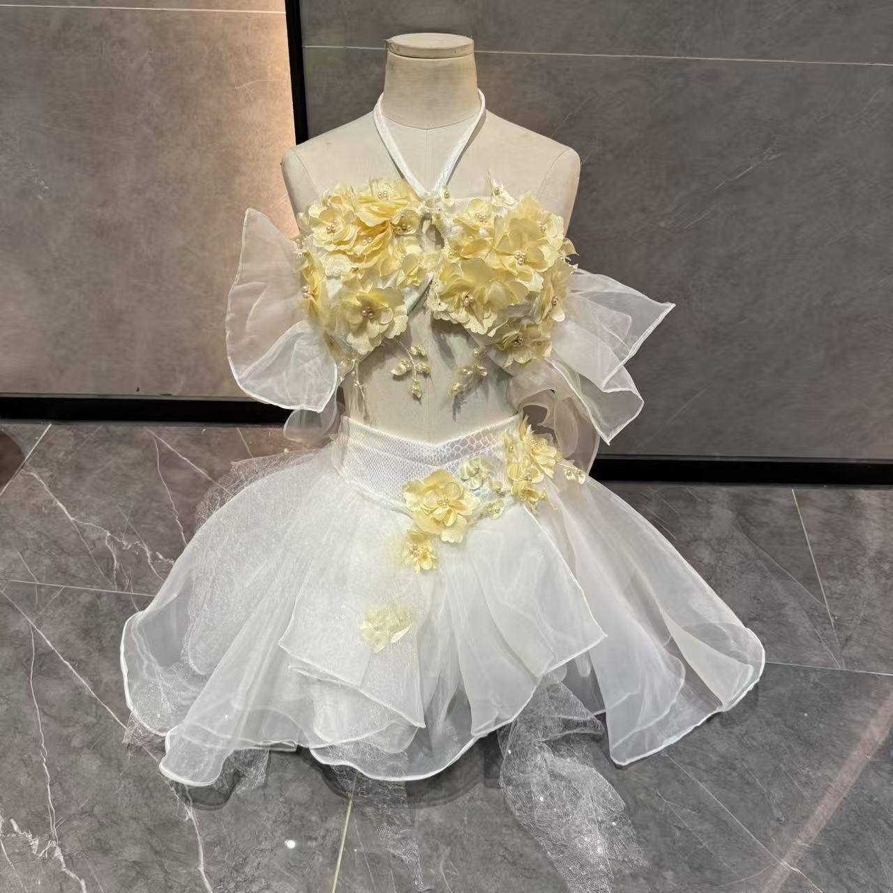 Aquarium & Marine Museum Kota Kinabalu - Anime cosplay çekim kostümü deniz kızı
